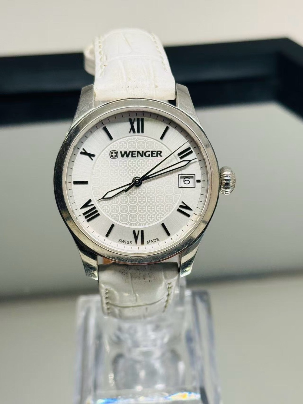 Vintage Wenger Swiss Made Quartz 33mm Watch  Date Leather Strap New Battery Runs